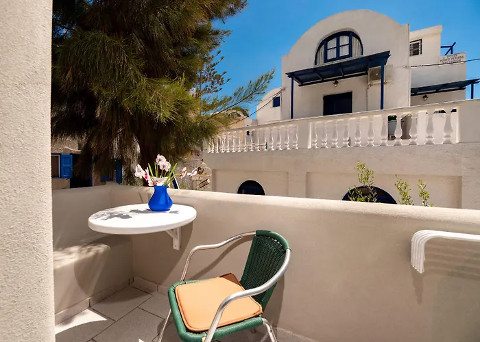 Fortuna 3* Perissa (Santorini)